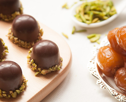 Ramadan and Eid gifts for corporate gifting, customized Eid gifting and employee gifting