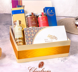 Luxury Eid Hamper Eid Gift Basket with gourmet dates & chocolate for corporate gifting and client gifting