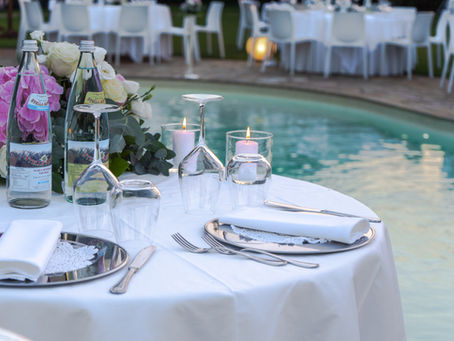 Matrimonio a bordo piscina