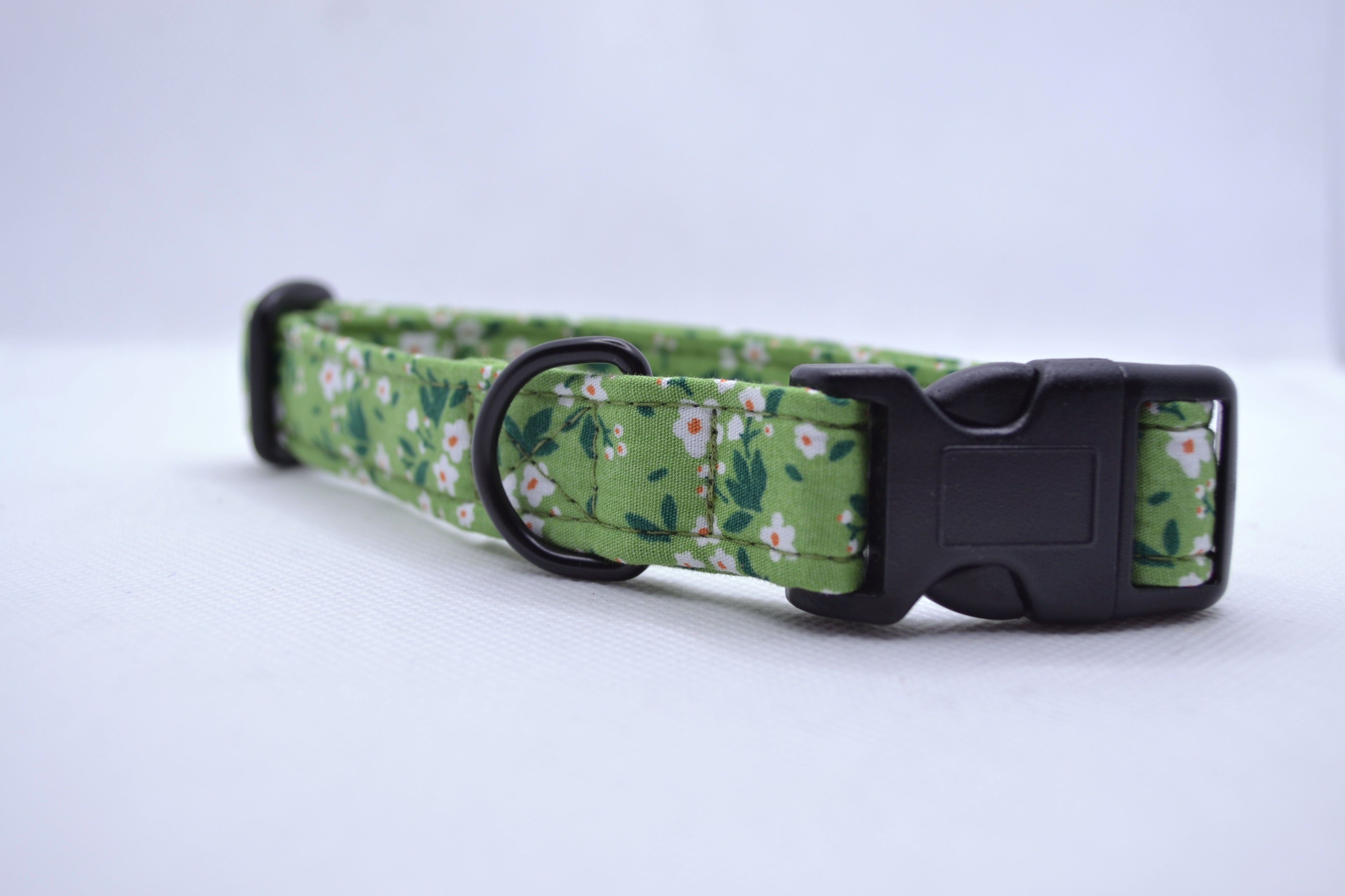Green floral fabric collar