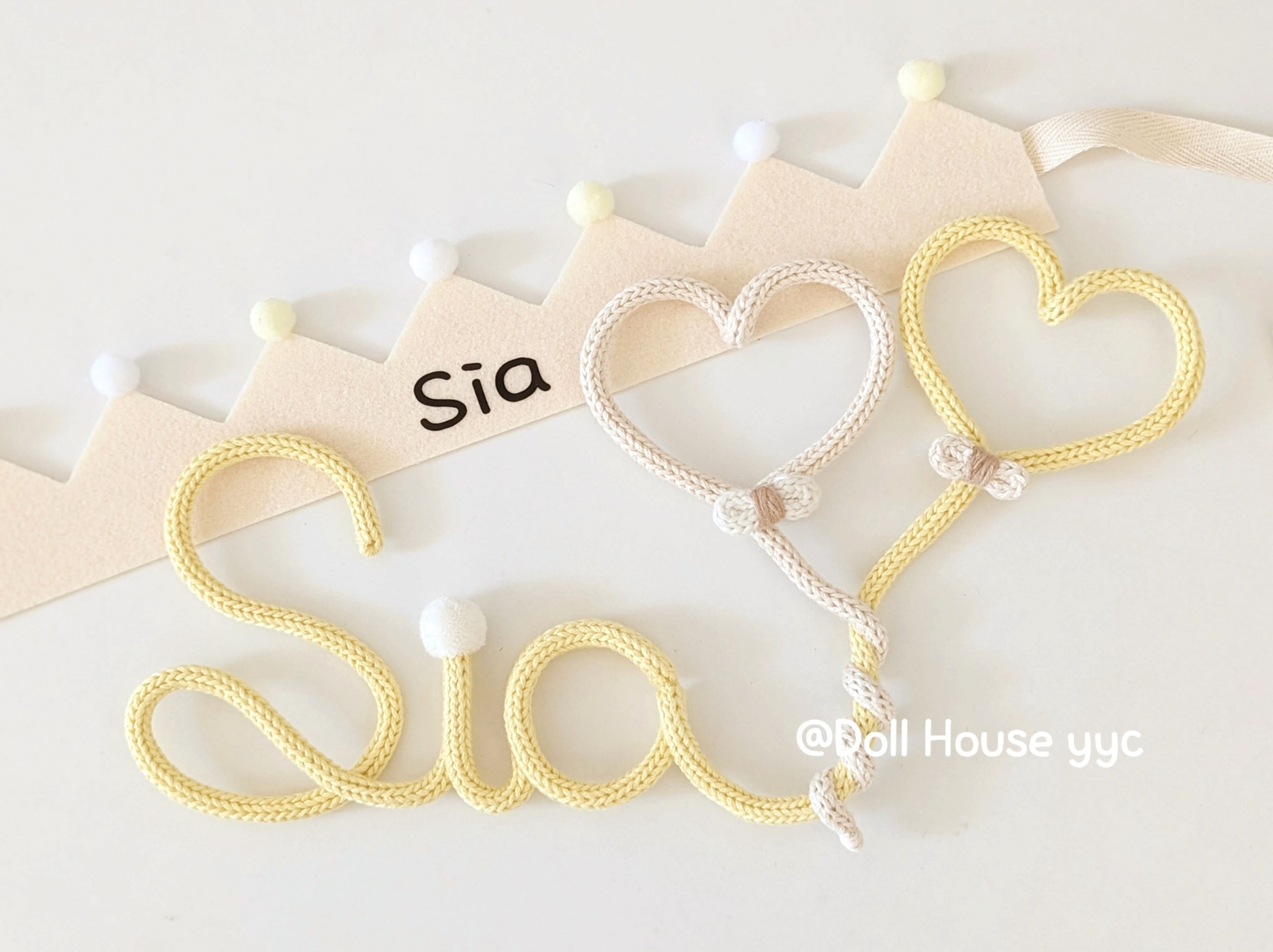 Knitted letters with heart balloon, 하트풍선 니트레터링