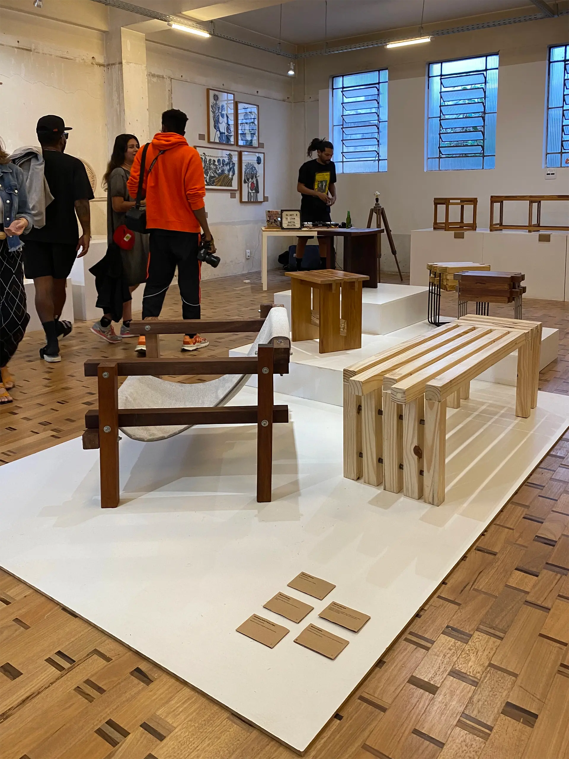 exposição de mobiliário