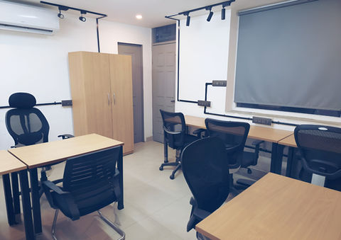 7 Seater Private Cabin Coworking Space in C Scheme