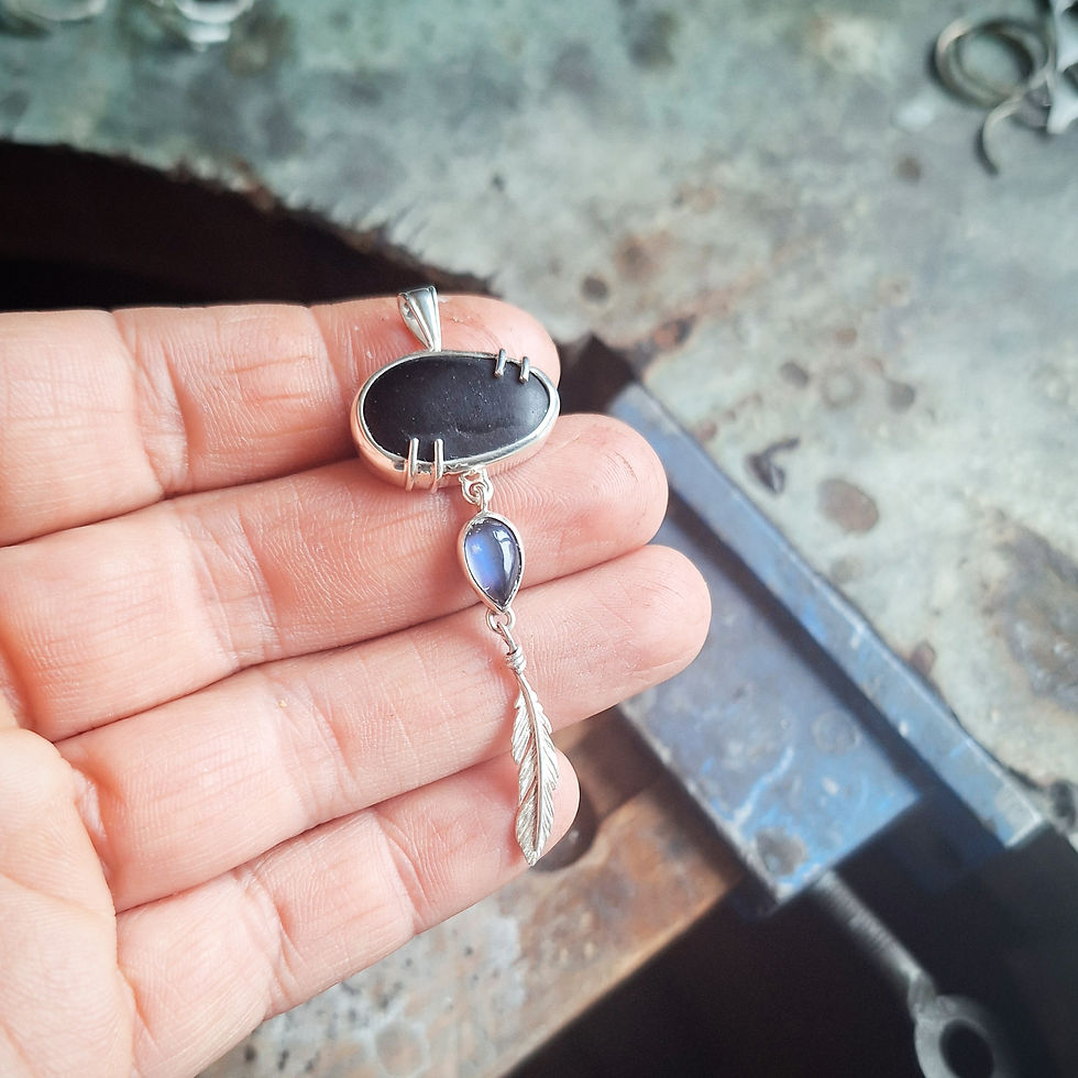 Thumbnail: Shoreline pendant 