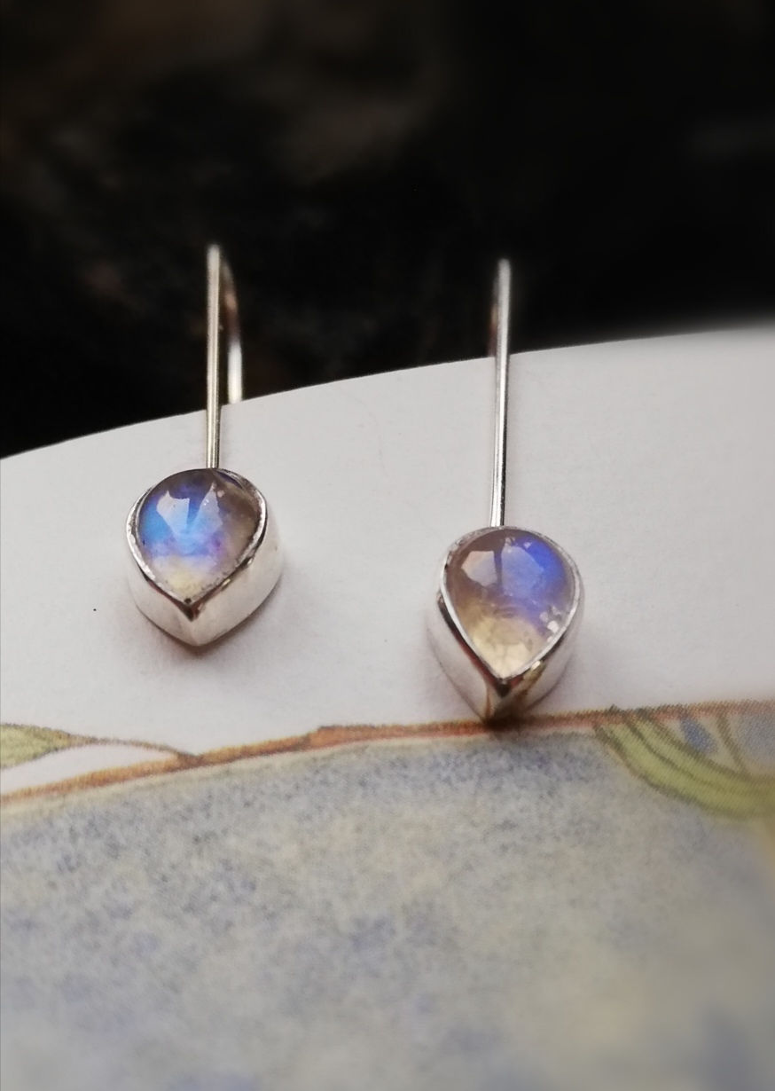 Thumbnail: Moonstone threader earrings