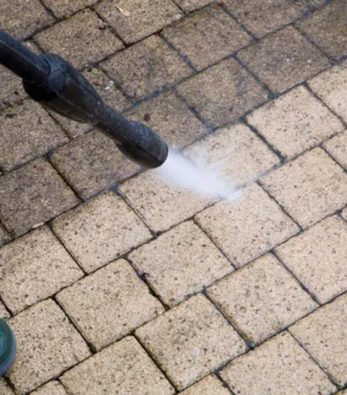 depositphotos_76401985-stock-photo-high-pressure-cleaning.jpg