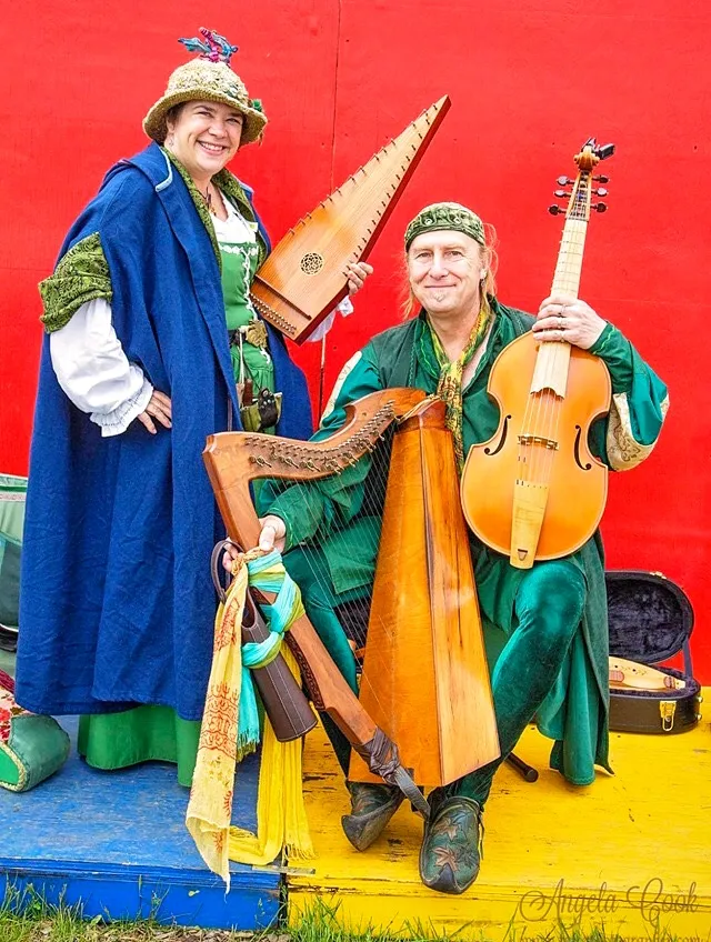 harper & minstrel.jpg