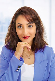 Online English teacher portrait for personalized lessons