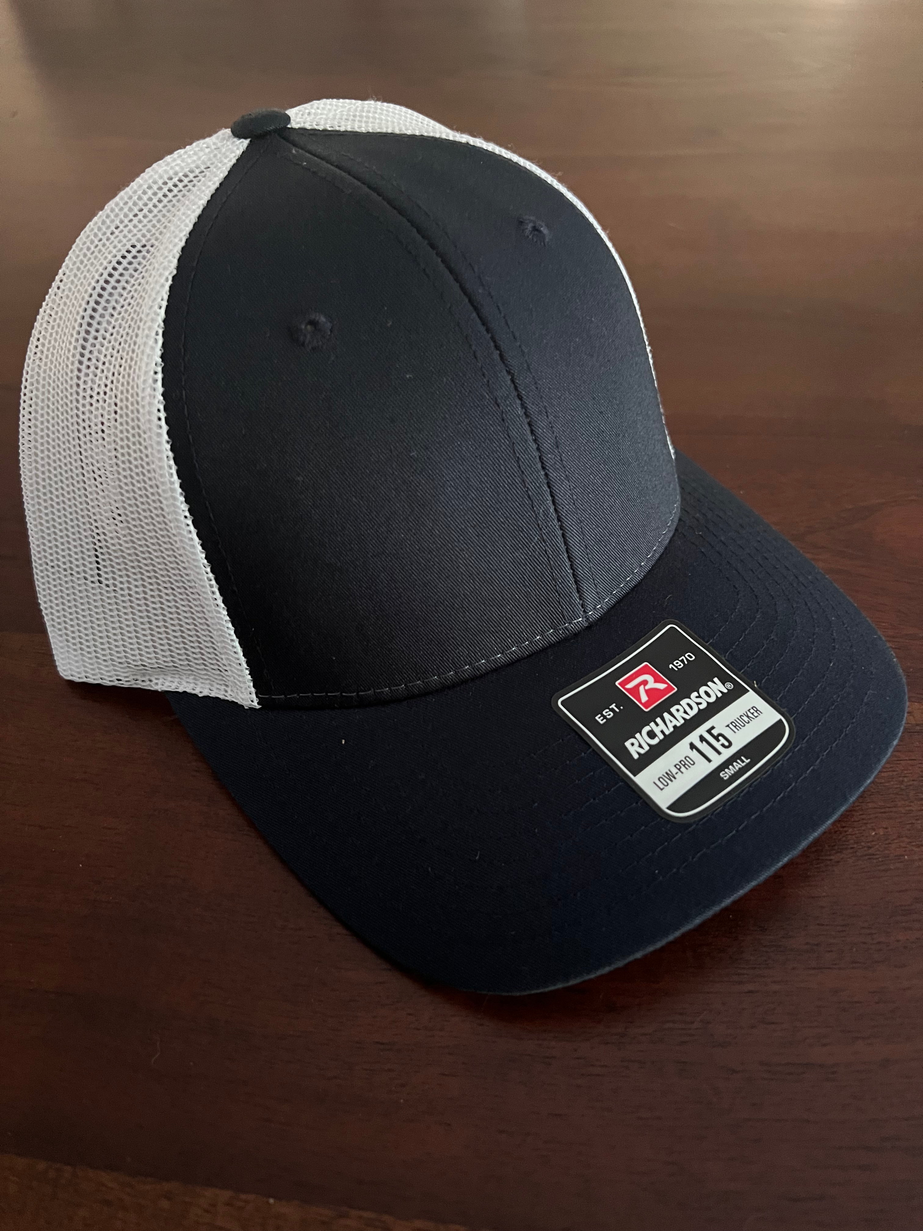 Small Richardson 115 Black/White