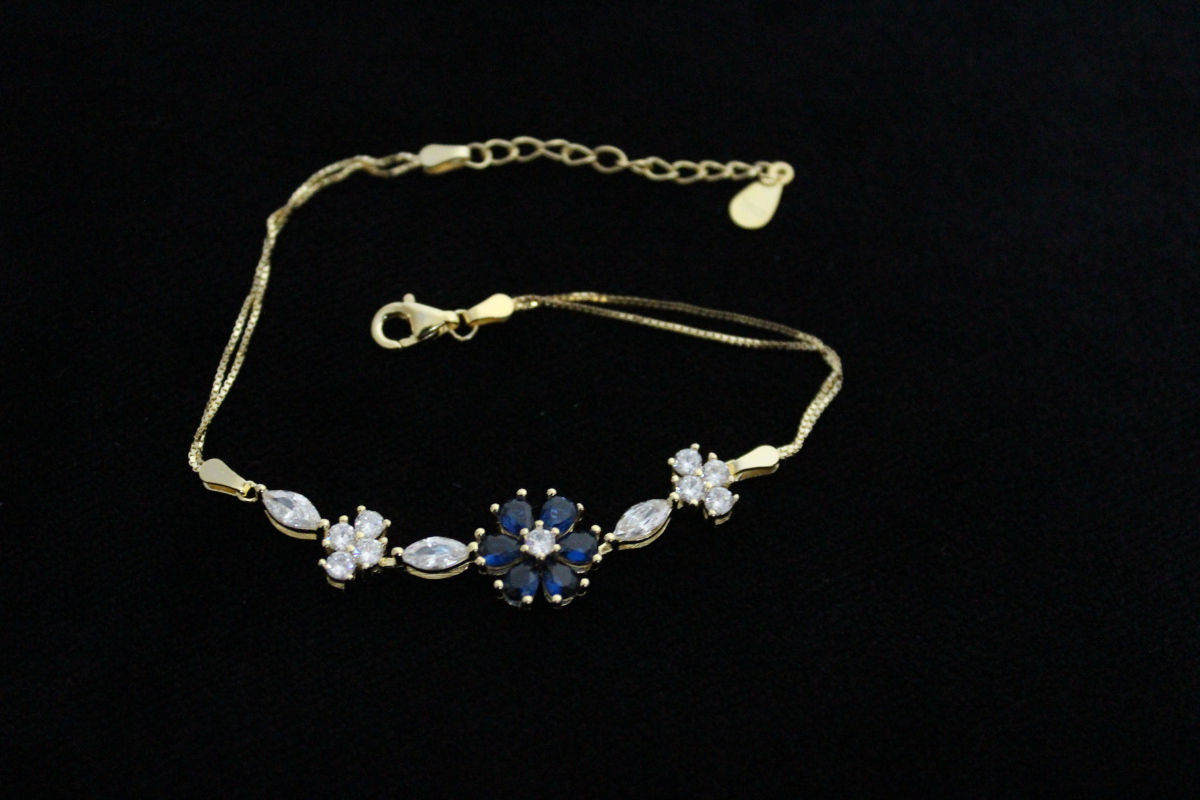 Lacivert Taşlı Yonca Altın Sarısı Gümüş Bileklik