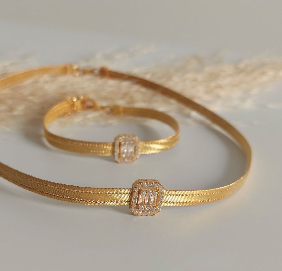 Altın Kaplama 3 Sıra Baget Taş Başlıklı Gerdanlık Bileklik Hasır Set