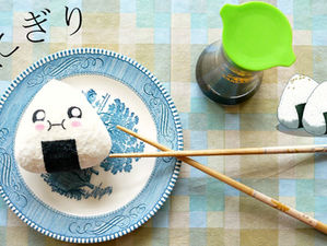 Make this: Onigiri Squishy