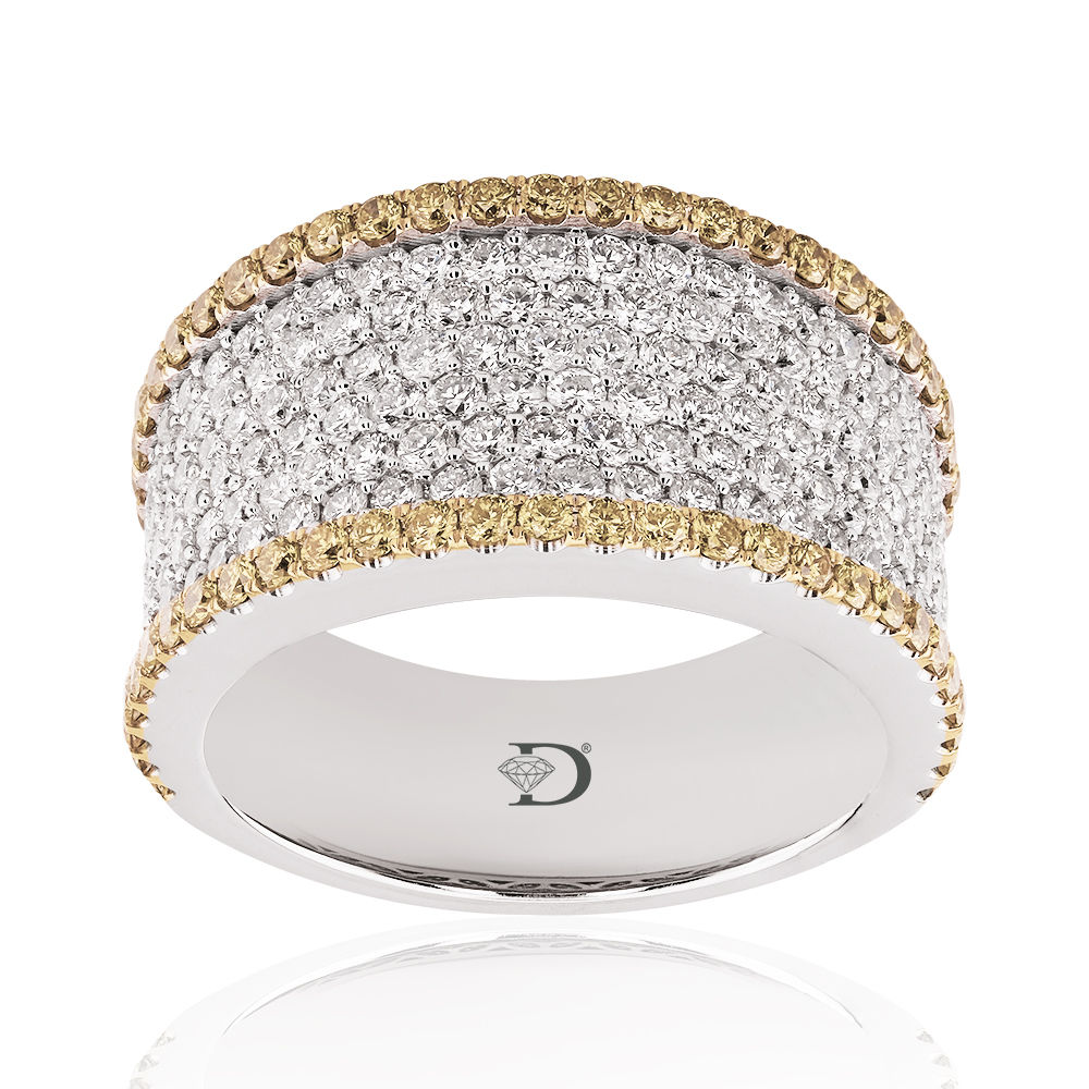 3,17 Karat Diamond Fancy Ring