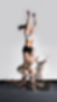 Fille faisant un burpees pour un cours de circuit tonic ou de tabata