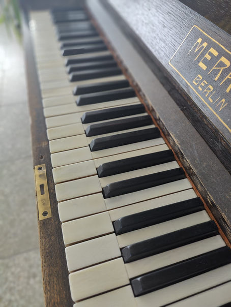 Ein Klavier, ein Klavier...
