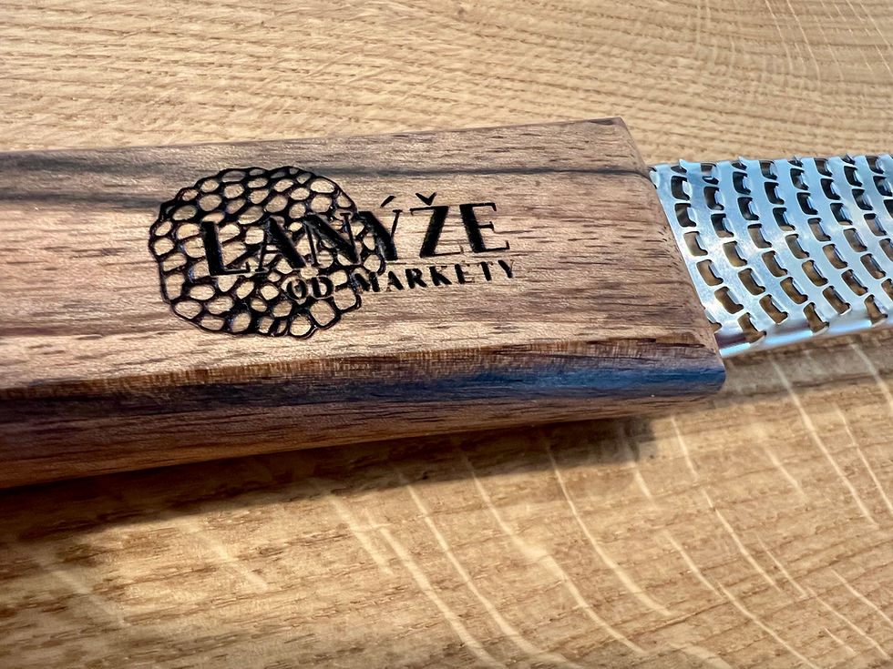Miniatura: Struhadlo microplane nejen na lanýže s dřevěnou rukojetí