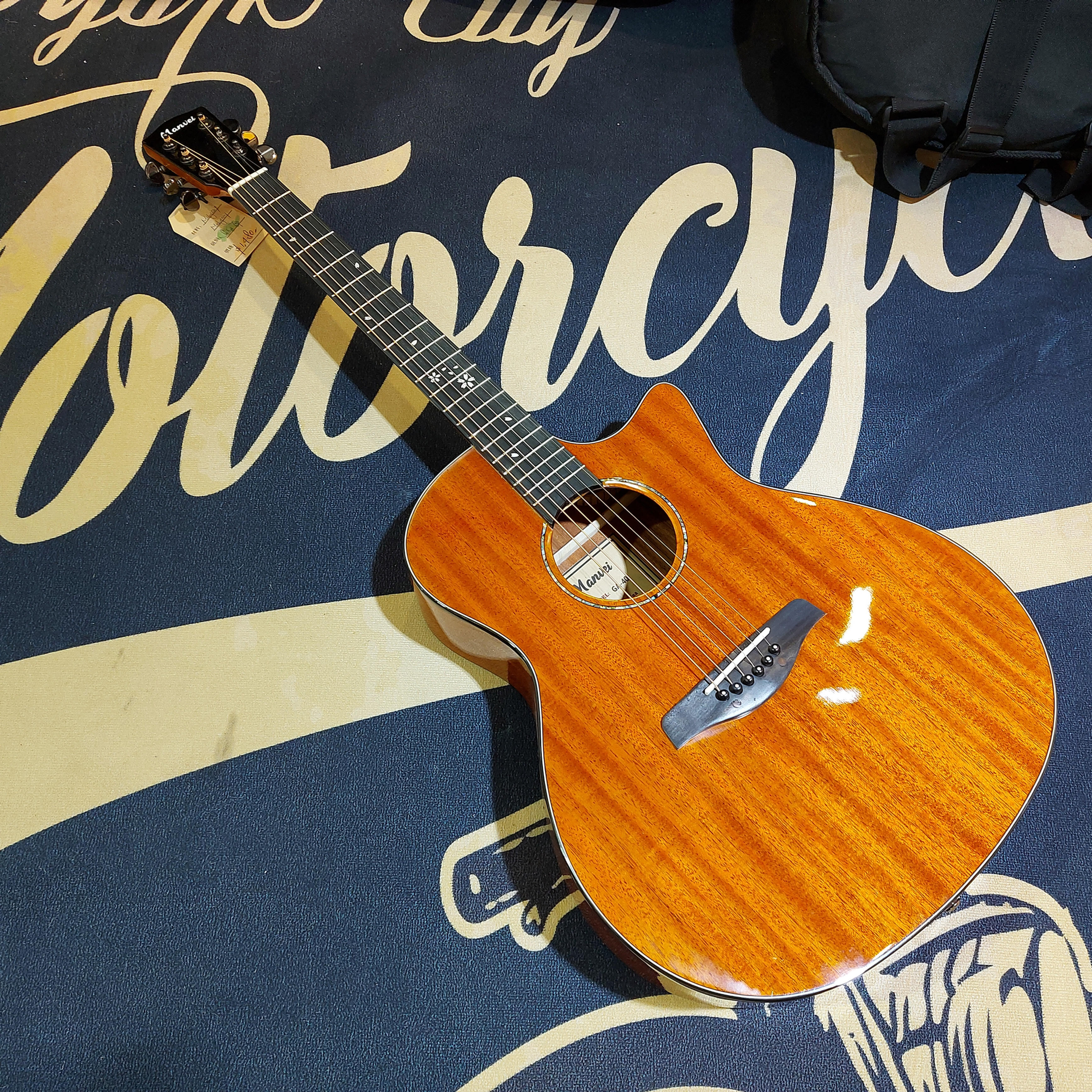 Manuei Guitar GA40