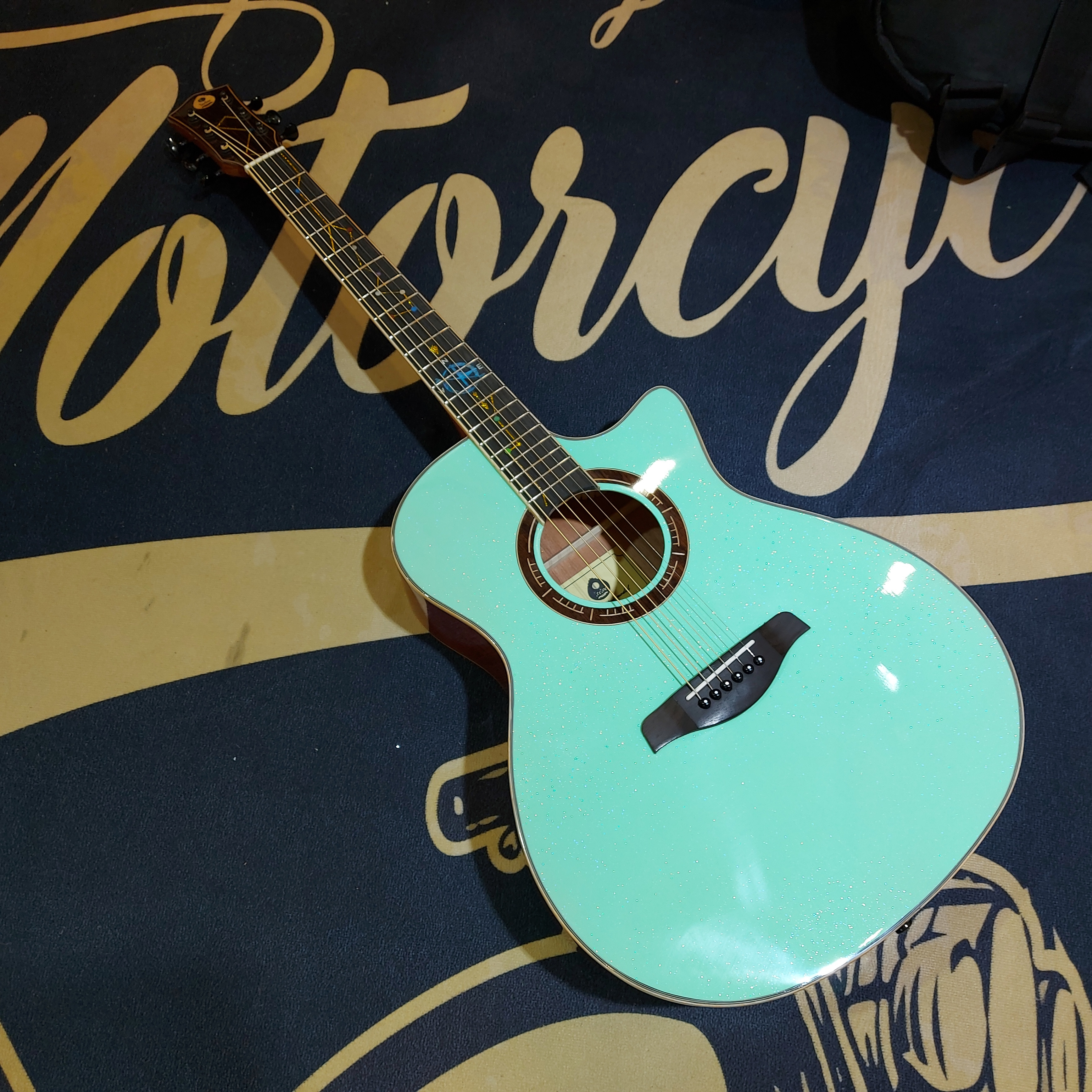 Tertor Guitar Compass