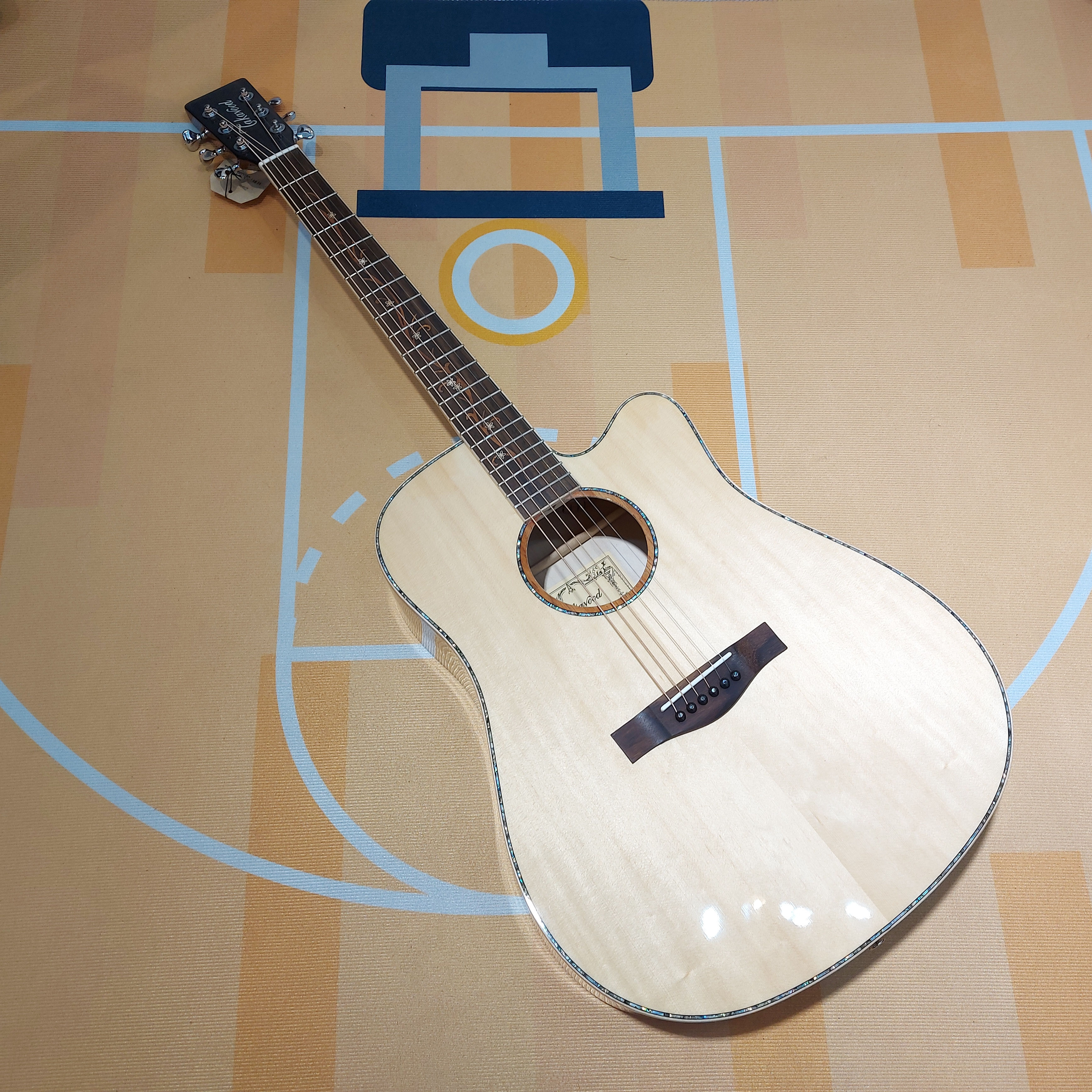 Takavood Guitar S20DC