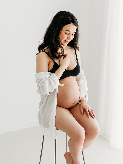 Maternity photographer Esher Surrey
