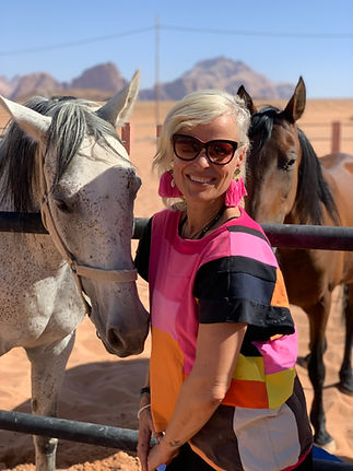 Profile_Sandra_horses_Pink.jpg