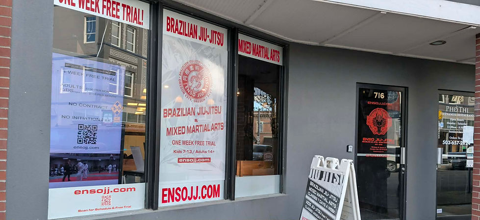 The front entrance and storefront of Enso Jiu Jitsu in Oregon City.