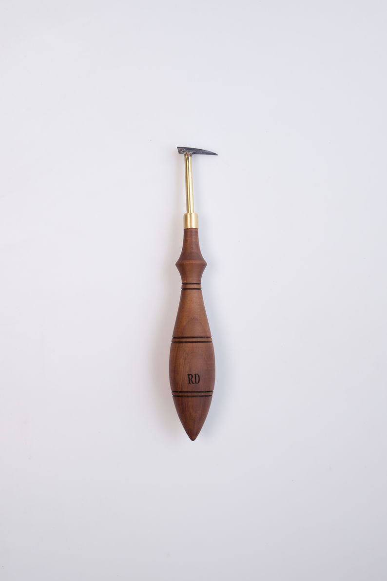 Curved Shape Tungsten Carbide Blade Pottery Tool Walnut Wood Handle