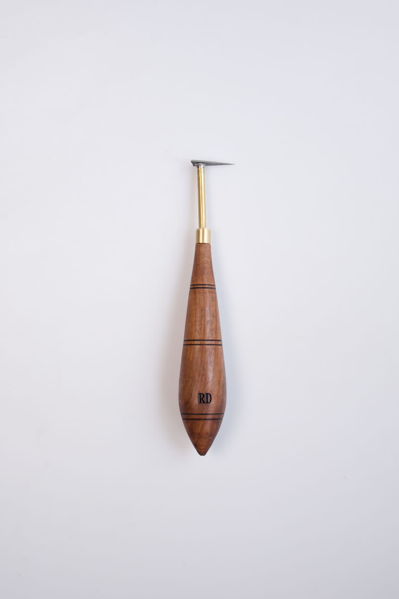 Pointy Shape Tungsten Carbide Blade Pottery Tool Walnut Wood Handle