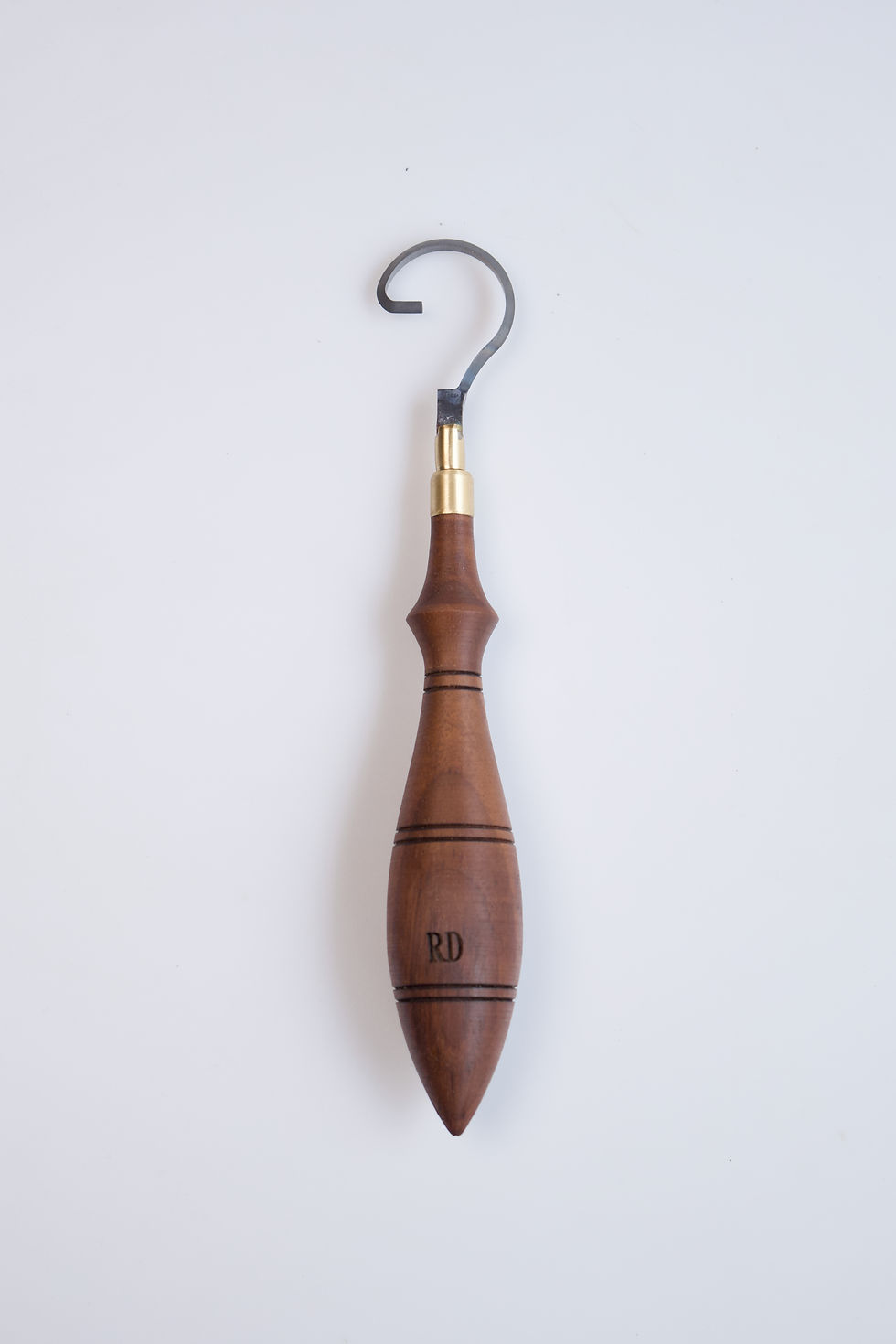 Big G Shape Tungsten Carbide Hook Blade Pottery Tool with Walnut Wood Handle