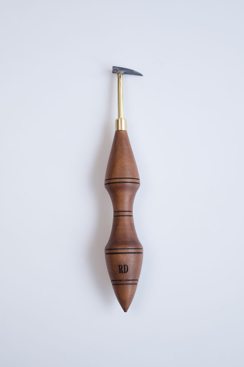Curved Shape Tungsten Carbide Blade Pottery Tool Walnut Wood Handle
