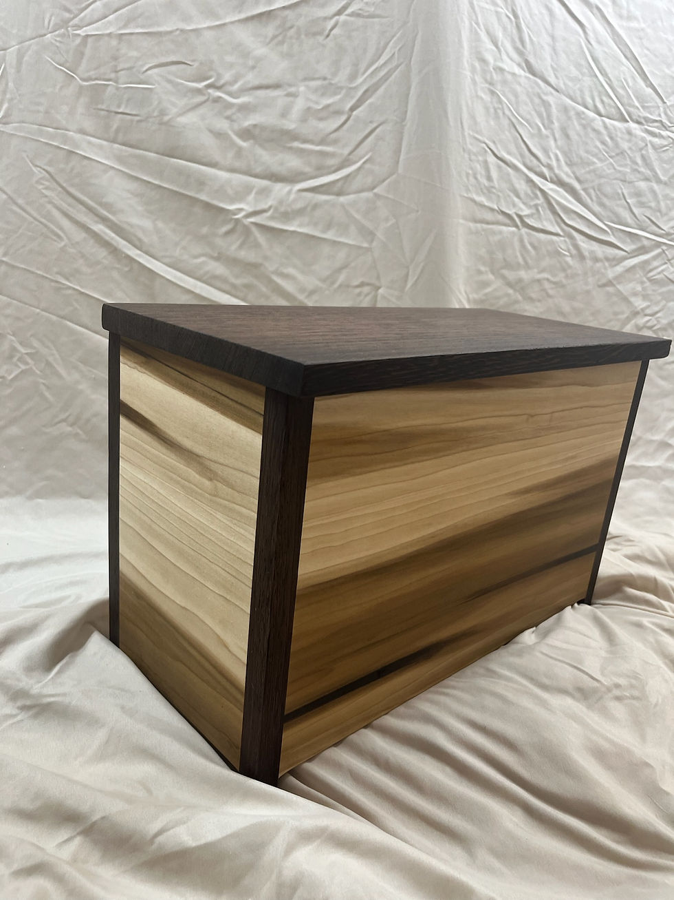 Thumbnail: Storage box - Wenge and poplar