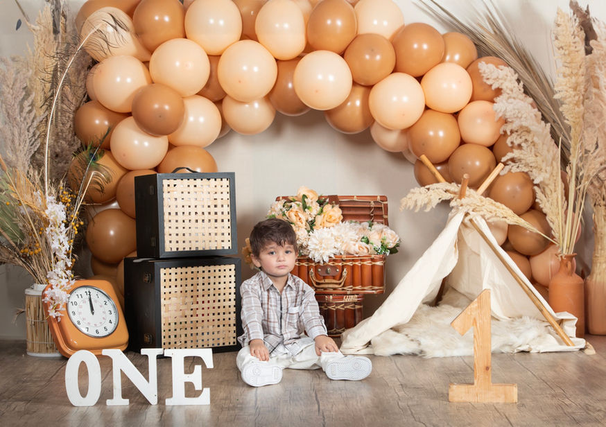 Photographe anniversaire enfant professionnel à Marrakech, shooting anniversaire enfant Marrakech, photographie anniversaire enfant, portrait enfant professionnel, photographe enfant Marrakech, séance photo anniversaire en studio, studio photo professionnel Marrakech, photographie enfant artistique, portrait anniversaire garçon, portrait anniversaire fille, shooting enfant personnalisé, photographie famille Marrakech, séance photo avec parents et fratrie, photographie souvenir d’enfance, shooting gâteau d’anniversaire, cake smash Marrakech, photographe fête d’anniversaire enfant, photographie événement enfant, portraits créatifs enfant, album photo anniversaire enfant, tirage photo enfant, séance photo haut de gamme Marrakech, Focus Art Photographie Marrakech.