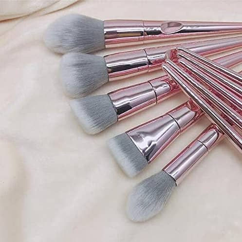 Thumbnail: professional makeup brushes