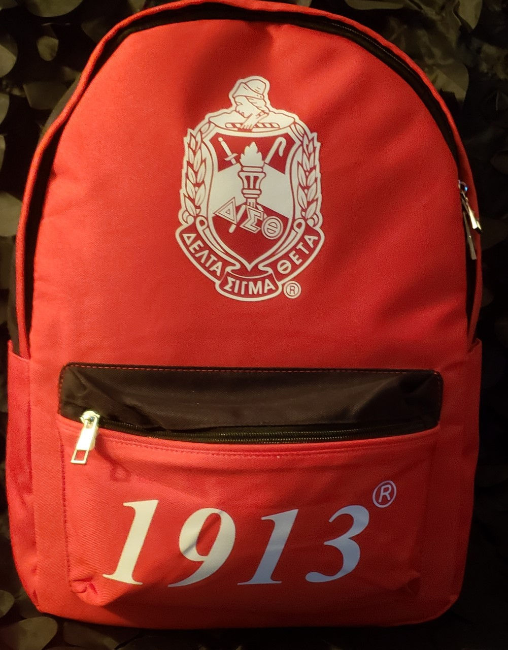 Delta Crest_1913 Back Pack w_ USB Port