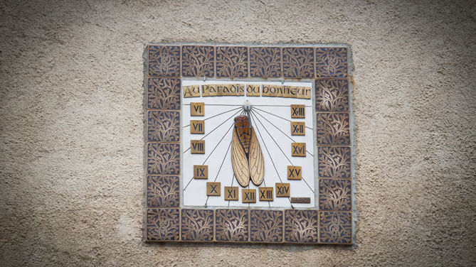 So Many Sundials