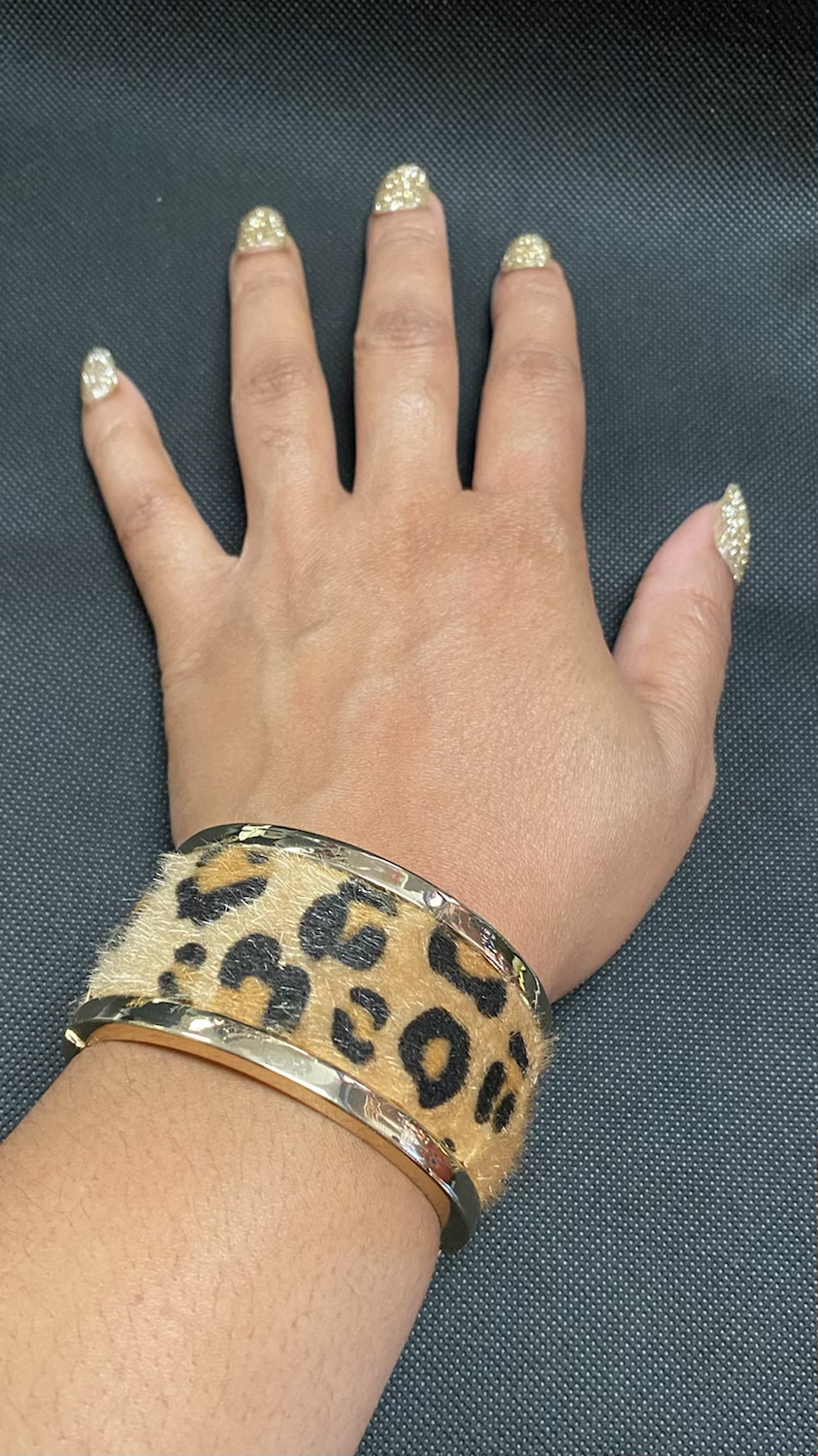 Thumbnail: Leopard Fur and Gold Cuff Bracelet 