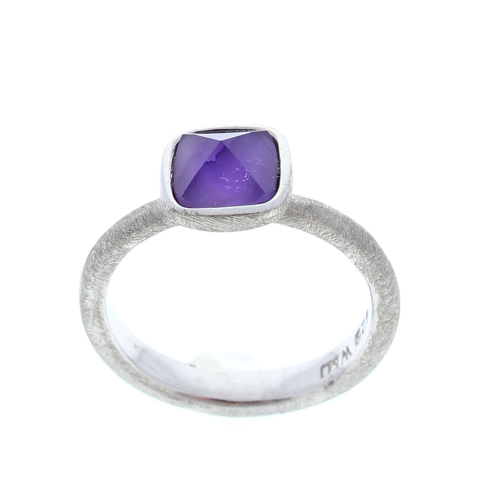 Thumbnail: Pyramid Cut Amethyst Ring