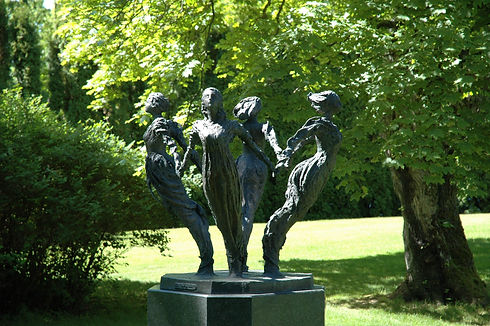 4 Årstider Statue.jpg