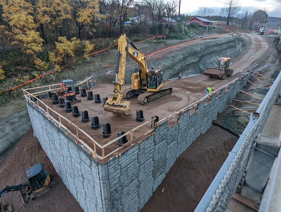 The new MSE wall being built