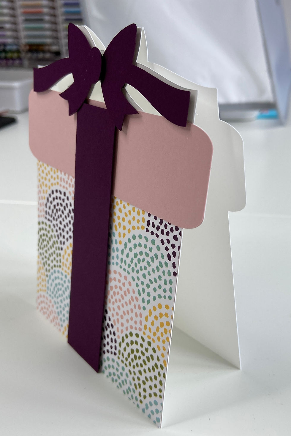 Thumbnail: Present Shaped Card