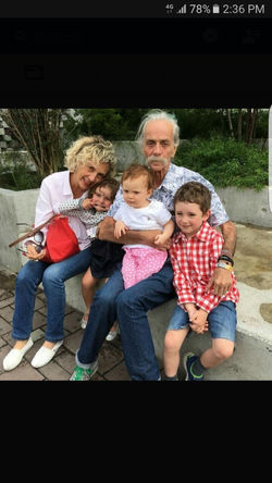 Los Abuelos