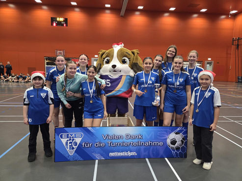Stimmungsvolles Fussball-Hallenmaster 2025 des FC Ems