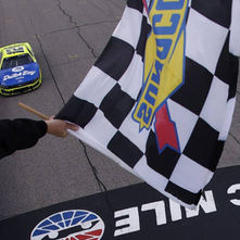 NASCAR: BLANEY SI IMPONE SU WALLACE A LOUDON