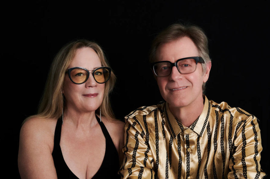 TWO VERY DIFFERENT SHOWS ﻿to send our Chicago singers Off to Paris:﻿French flair with Barbara Smith and Friends and Chicago Sounds' 20 singers led by Anne & Mark Burnell 