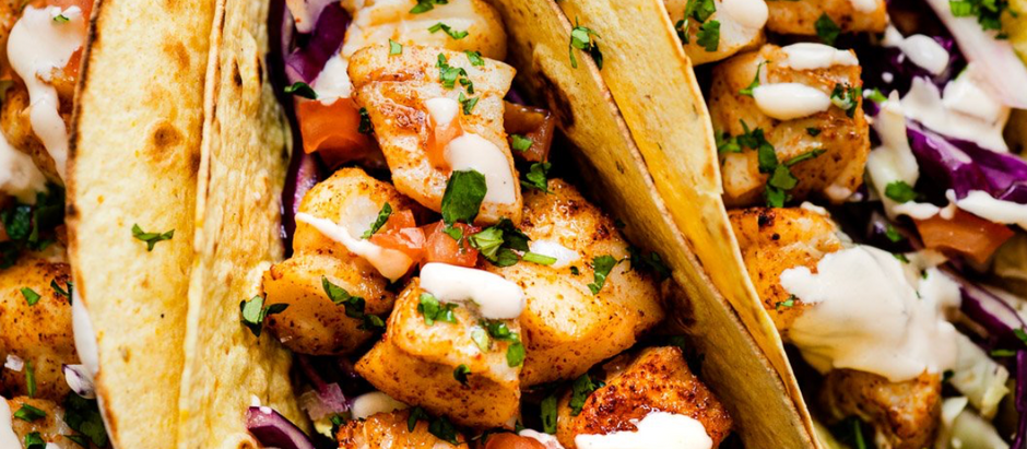 Super Easy Grilled Fish Tacos with White Sauce