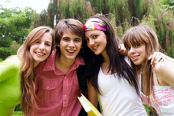 Los estudiantes adolescentes