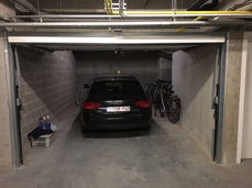 Garage met voldoende plaats voor wagen en andere zaken (fietsen, zakken,...)