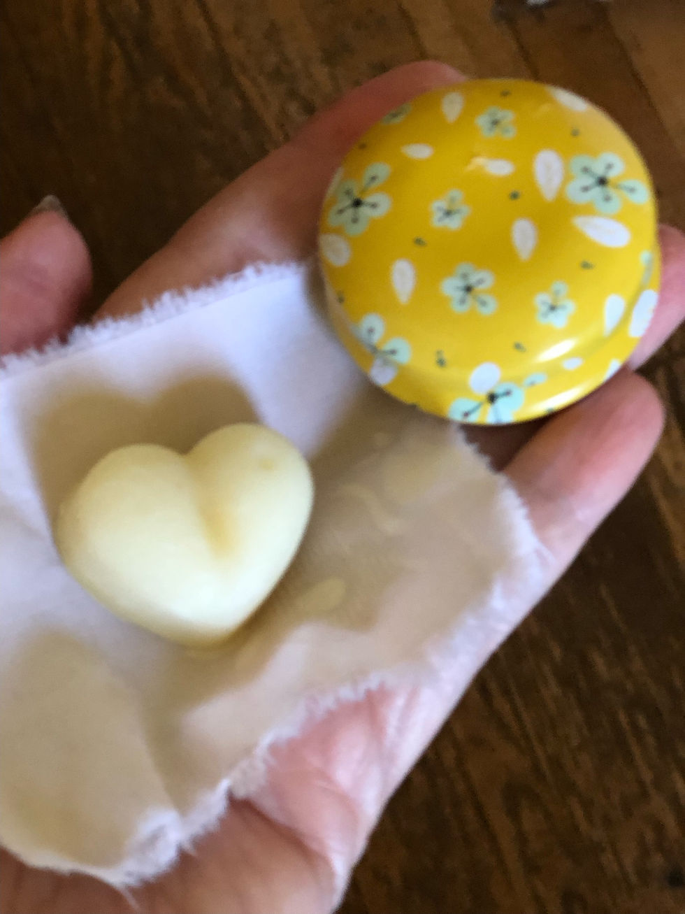 Thumbnail: Face Blossom Heart Solid Moisturizer for your Face