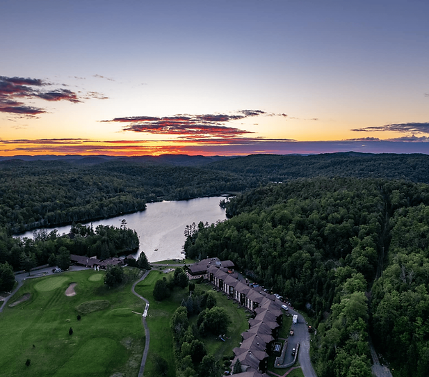 hotel Lac Carling _vue aerienne.png