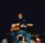 lucas rinor com fogueira